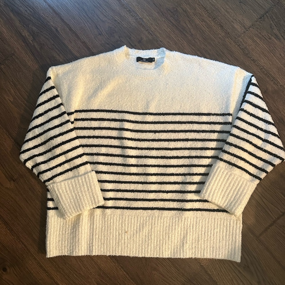 Lillusory Striped Oversized Crewneck Sweater - Medium